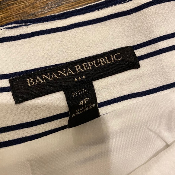 Banana Republic striped white and navy skirt - Picture 3 of 3